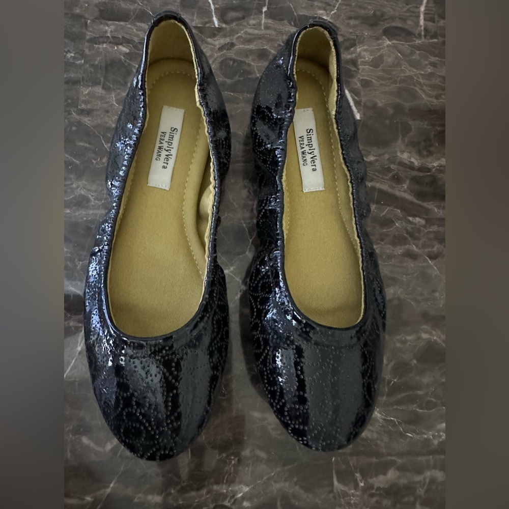 Simply Vera Vera Wang Flats Black. 5.5. No box.